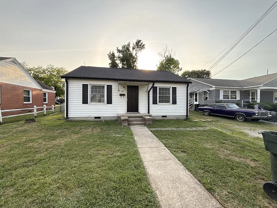 709 McPherson St