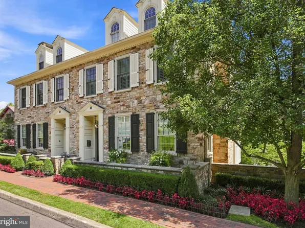 68 New St, New Hope, PA 18938