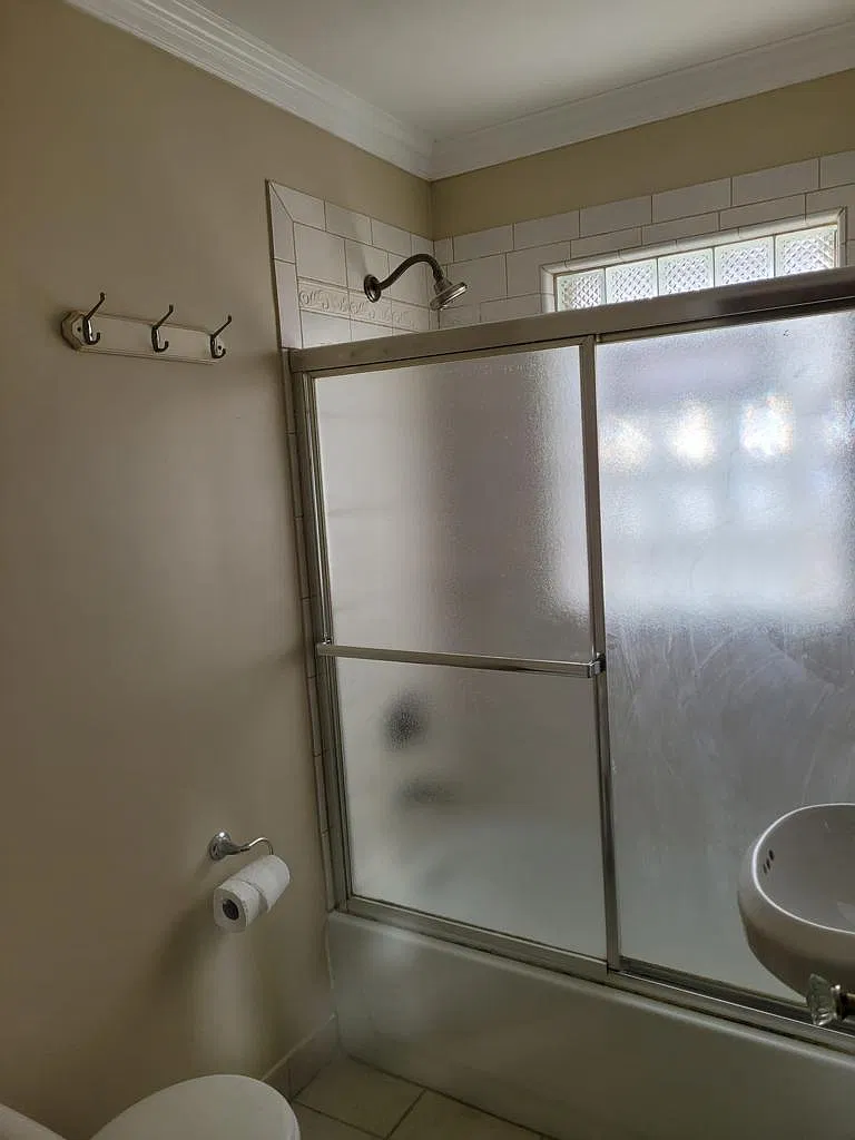 3 bed, 1000 sqft, $1,450 — Photo 3