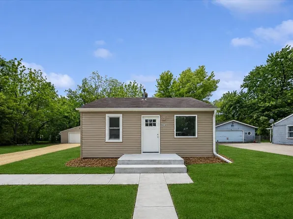 3616 Blackstone Ave, Rockford, IL 61101