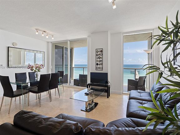 4th image of 16699 Collins Ave APT 702