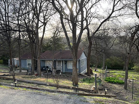 2nd image of 185 Bentwood Dr