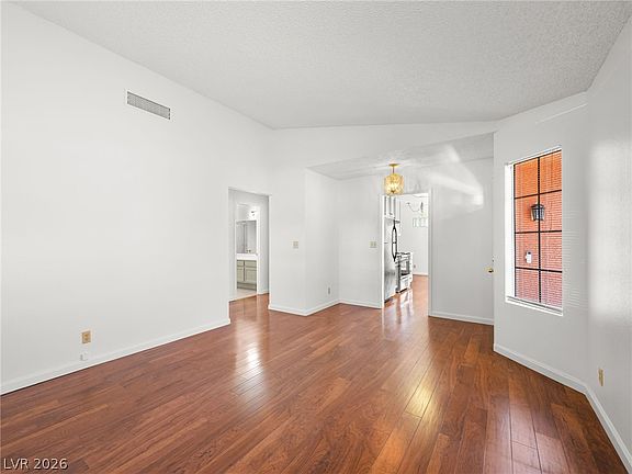 5th image of 4754 Belshire Dr