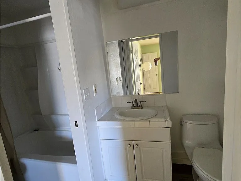 7641 Reseda Blvd #120 — Photo 14