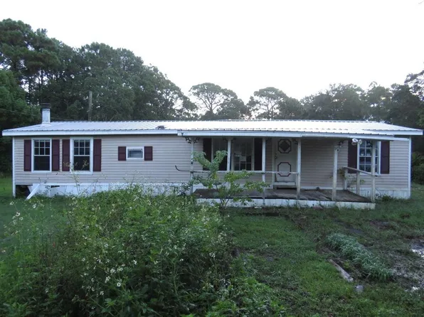 147 Daisey St, Eastpoint, FL 32328