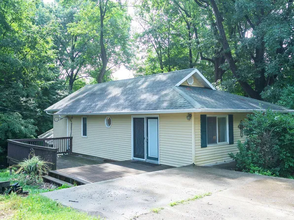 16035 Walnut St, Buchanan, MI 49107