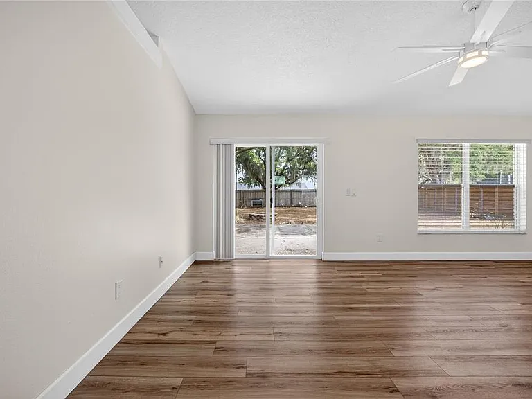 10748 Siena Dr — Photo 18
