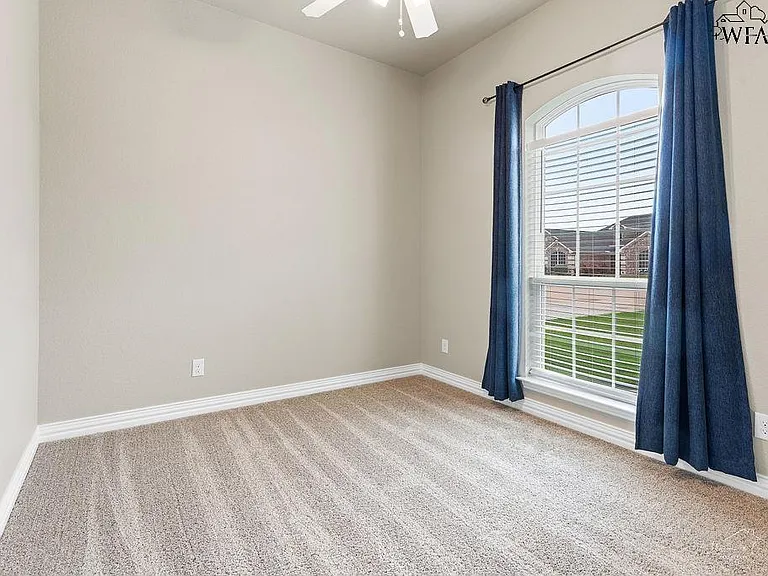 4815 Falcon Crest Blvd — Photo 9