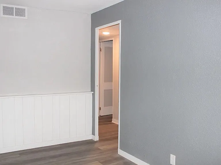 1421 N Adams St — Photo 7