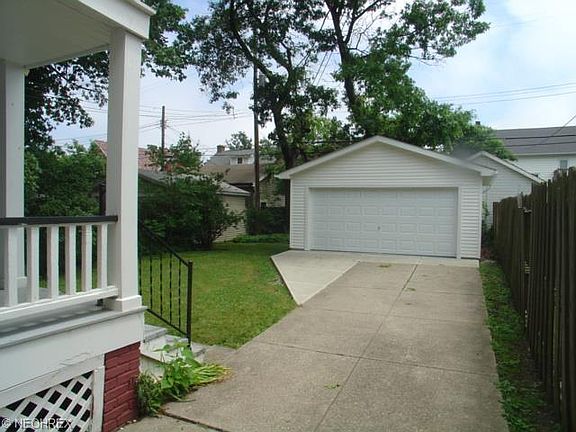 3rd image of 1651 Woodward Ave