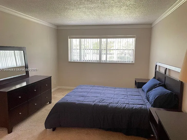 950 Hillcrest Dr #102 — Photo 6