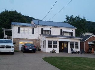 927 4th St, New Martinsville, WV 26155