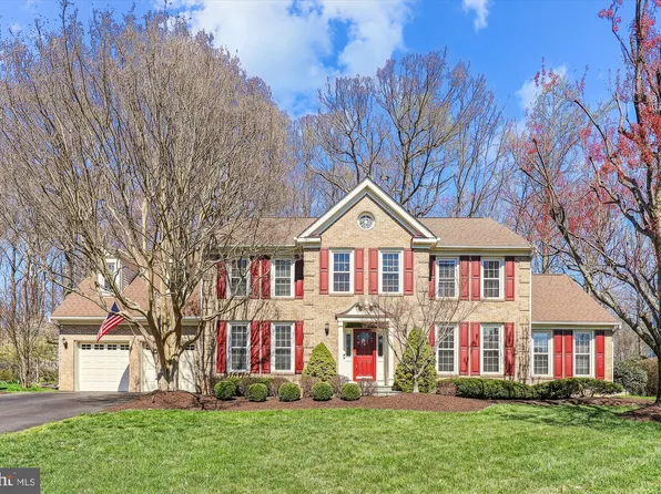 8619 Chase Glen Cir, Fairfax Station, VA 22039