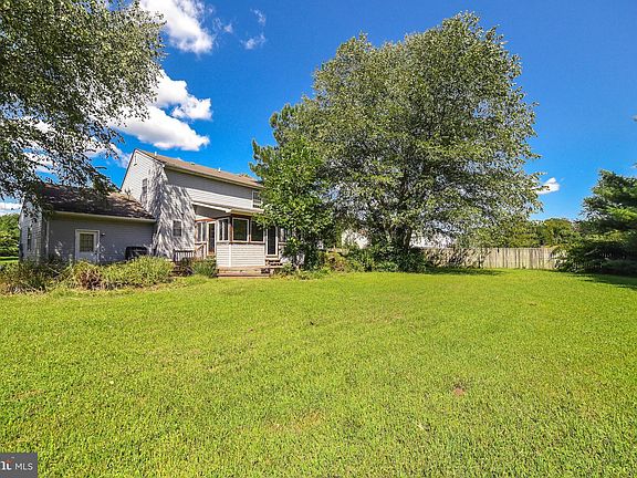 3rd image of 105 Lelia Ct