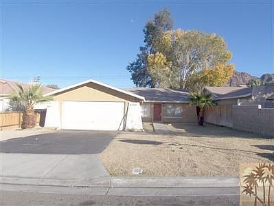 1st image of 52910 Avenida Herrera