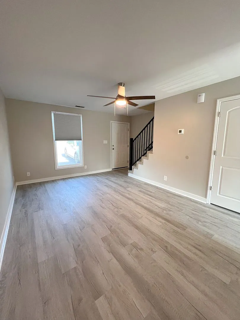 530 Hietts Lane — Photo 4