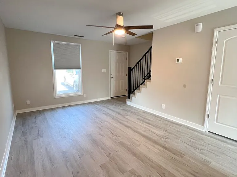 530 Hietts Ln — Photo 3
