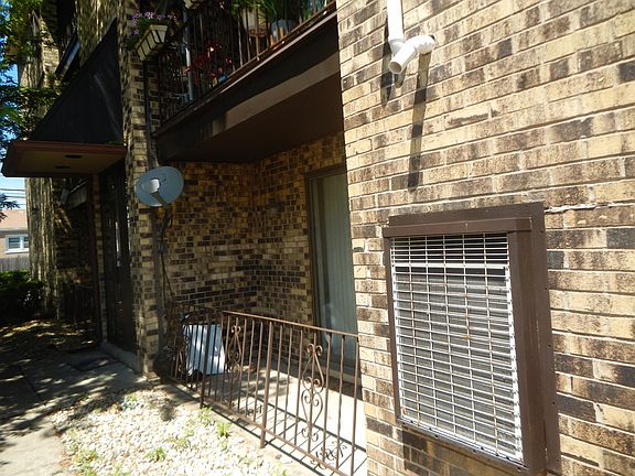 3rd image of 5710 S Archer Ave APT 1B