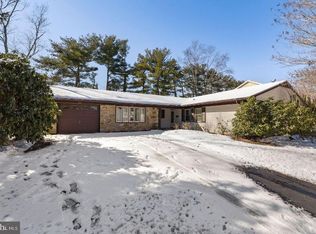 3 Hillcrest Ln, Willingboro, NJ