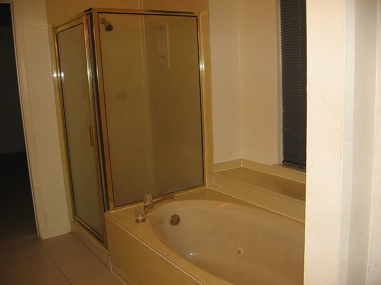4424 Junction Dr — Photo 4
