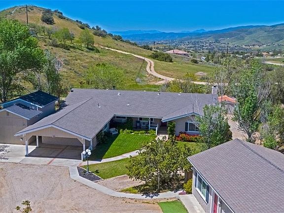 2nd image of 6952 Sierra Hwy