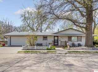 7879 Tilford Cir, Ralston, NE 68127