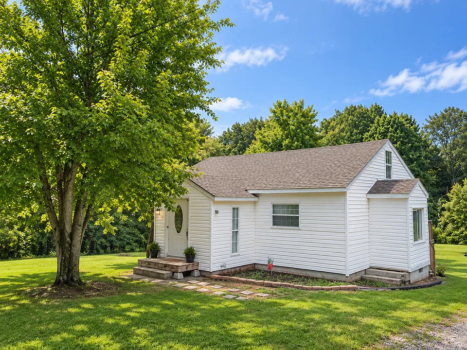 2405 Darrow Rd