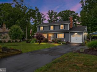 8376 Albacore Dr, Pasadena, MD 21122