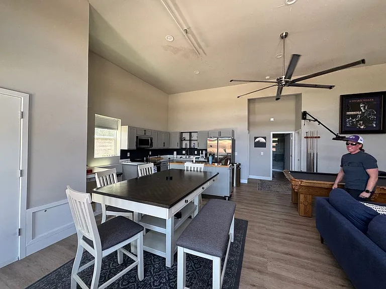 1010 E 75th Pl #B — Photo 12