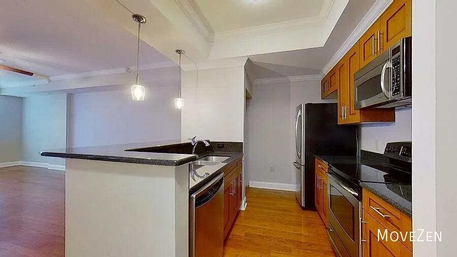 300 W 5th St 117 Charlotte NC 28202 Downtown Charlotte, With Pool, Ground Level — Photo 2