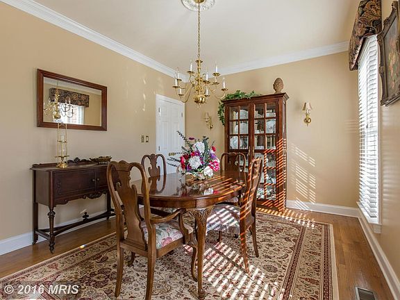 5th image of 13407 Fox Chase Ln