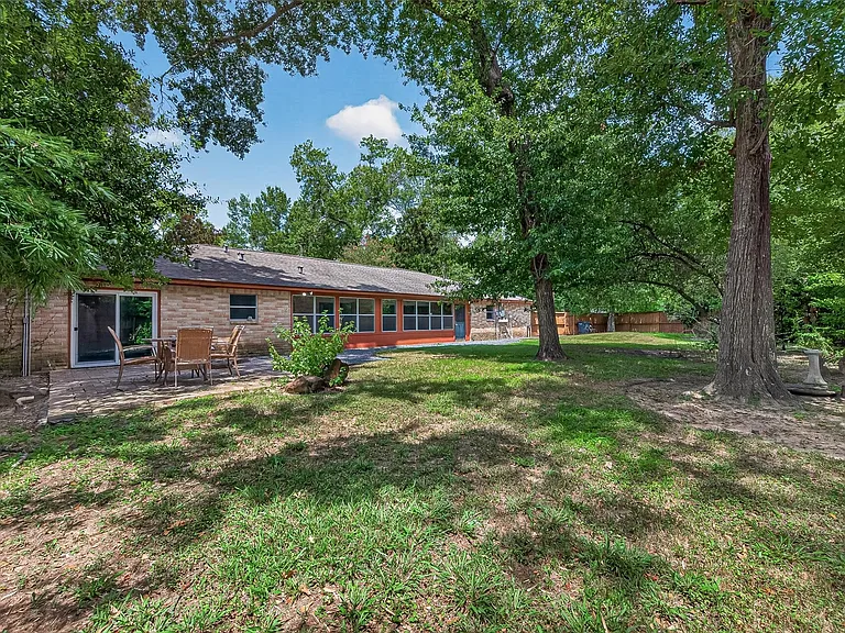 19002 Mirror Lake Dr — Photo 49