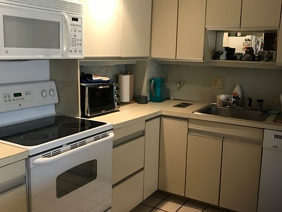 5th image of 114 Holiday Ln #T114