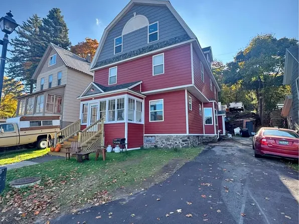 911 College Ave, Houghton, MI 49931
