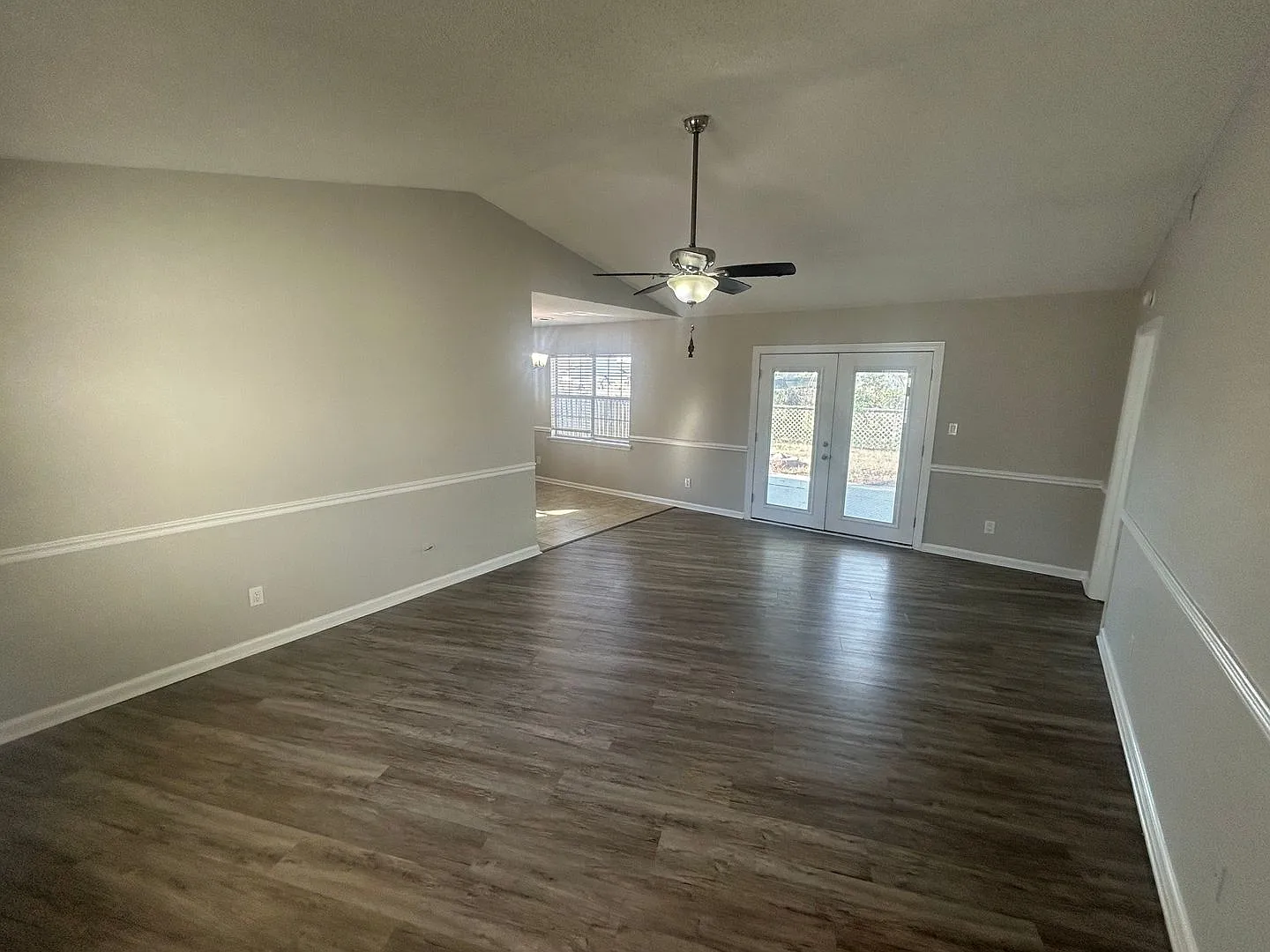 2729 Temperance Dr — Photo 2