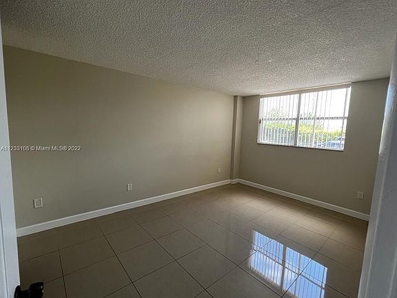 5th image of 16465 NE 22nd Ave APT 104