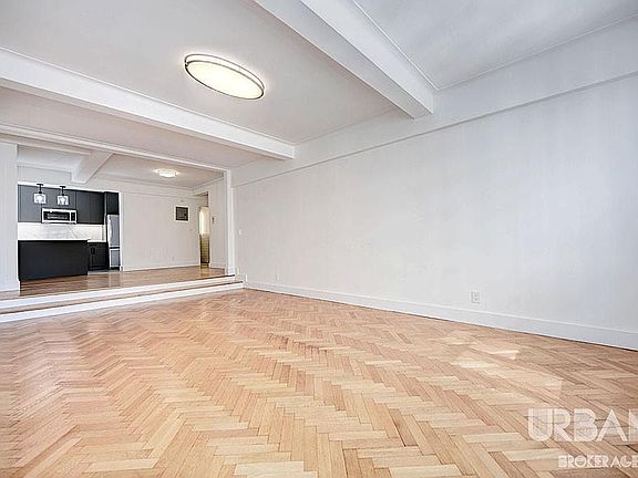 3rd image of 10 W 74th St APT 9D