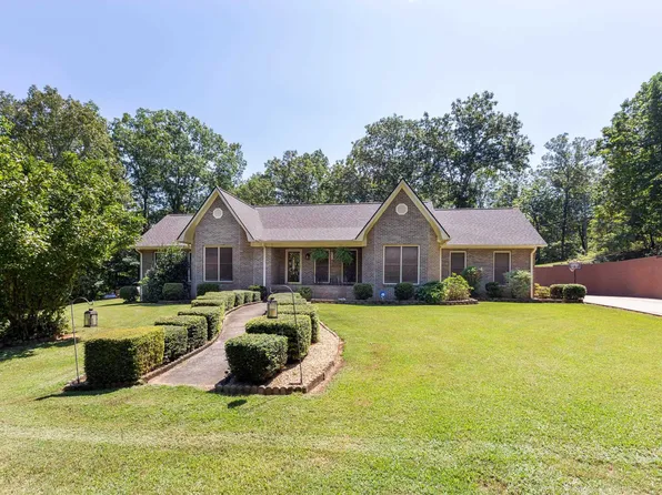 430 Blue Ridge Dr, Talladega, AL 35160