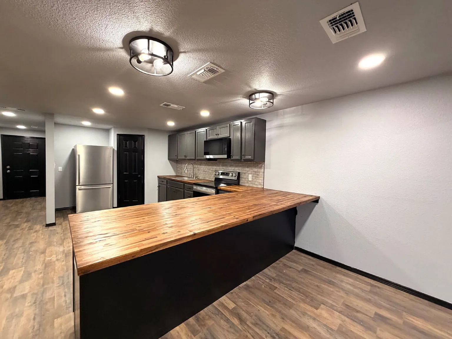4 bed, 4.0 bath, 1704 sqft, $1,675 — Photo 2