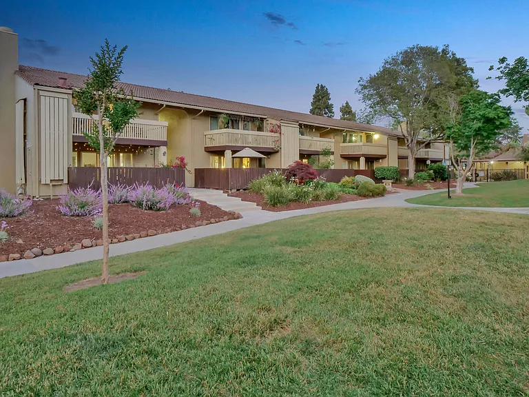 Summerwood Apartments — Photo 28