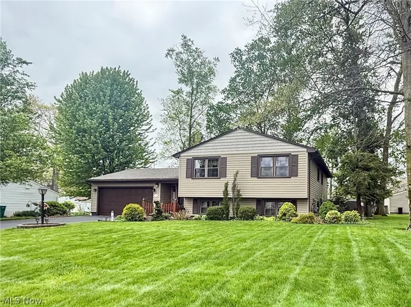 3225 Caprice Dr SW, Warren, OH 44481