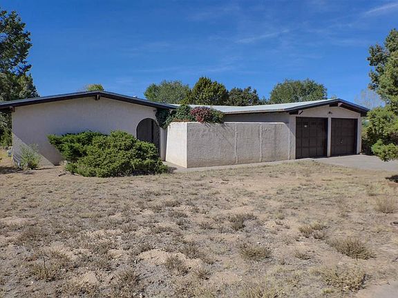 2nd image of 114 Yosemite Dr