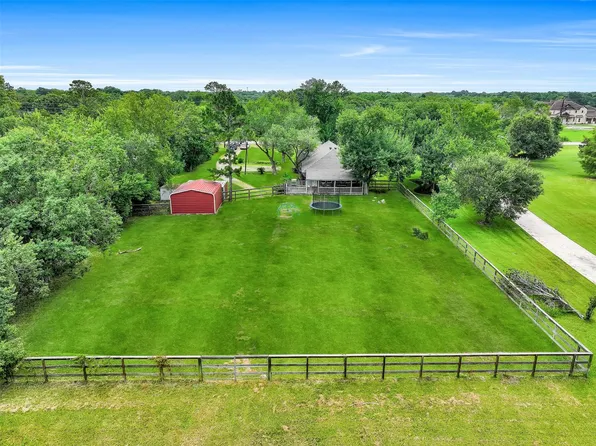 16724 Harkey Rd, Pearland, TX 77584