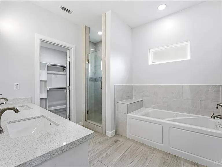 1212 Esperanza St — Photo 11