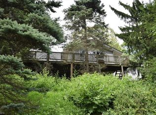 226 S Maryland Ave, Lake Hopatcong, NJ 07849