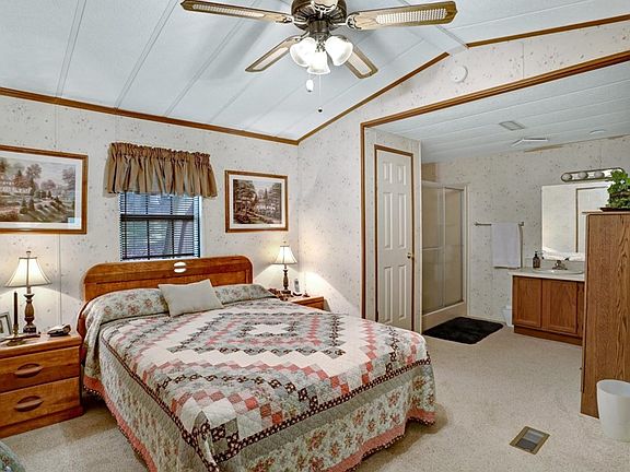 3rd image of 192 Leisure Meadows Ln