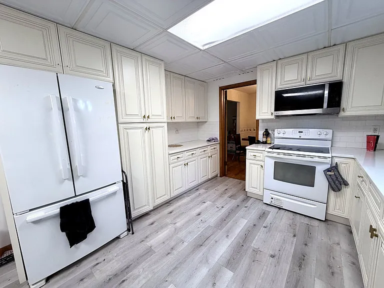 5849 Beverly Hills Rd — Photo 10