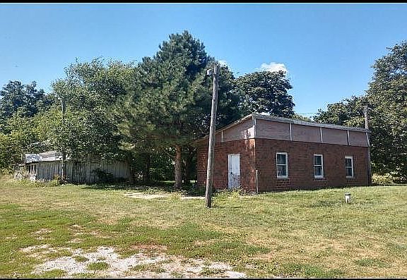 4th image of 1567 County Road 2800 E