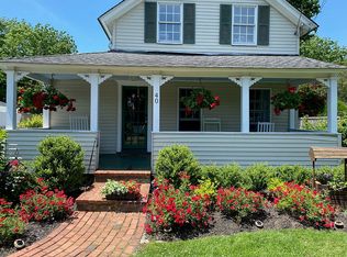 40 Cleveland Ave, Sayville, NY 11782