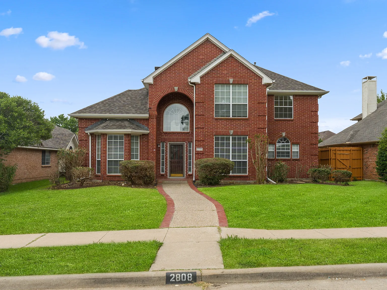 4 bed, 3.5 bath, 2728 sqft, $2,995 — Photo 2